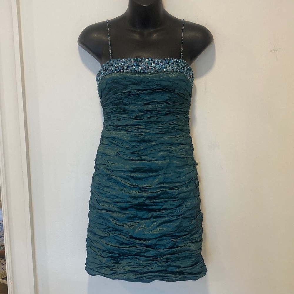 BCBGMAXAZRIA Evening Dress green with sequins & beads Size Small